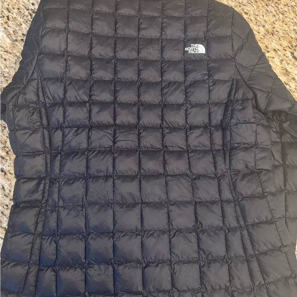 Women’s Northface Thermoball ECO 2.0 - Picture 11 of 11